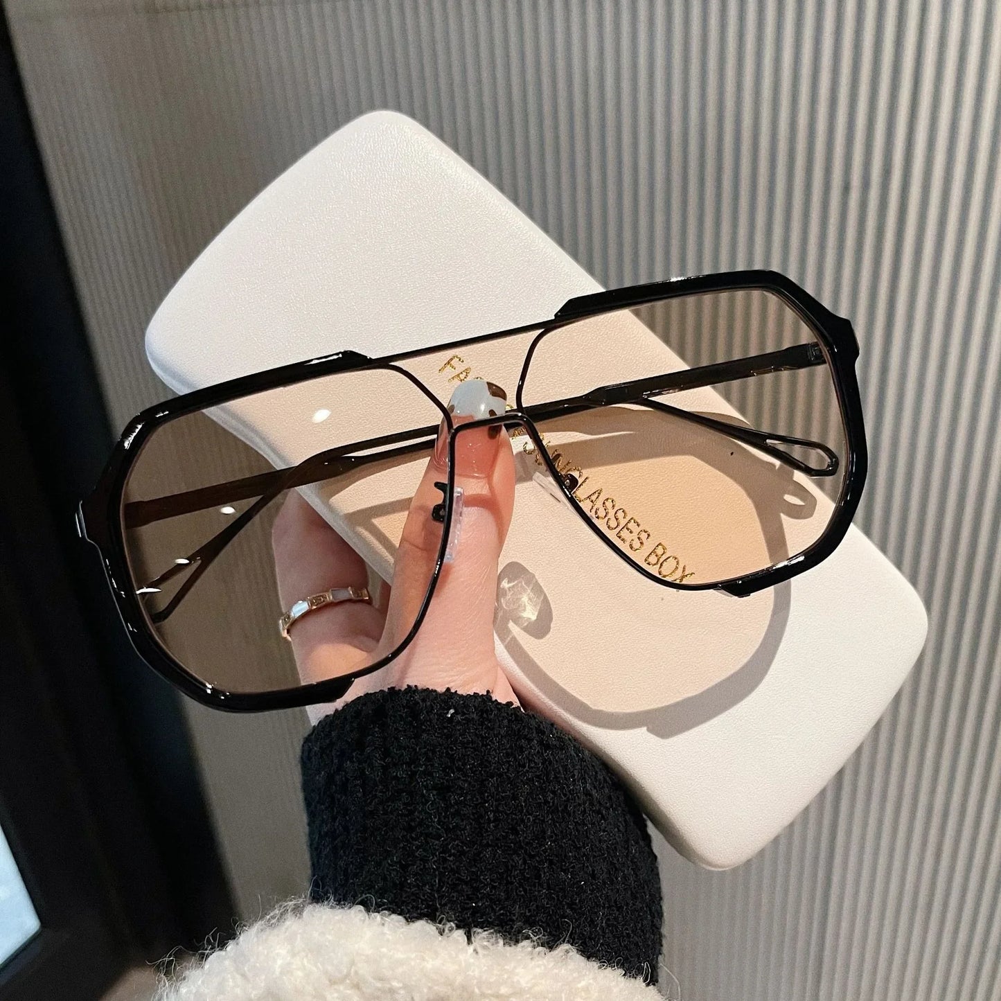 Vintage Style Oversized Sunglasses